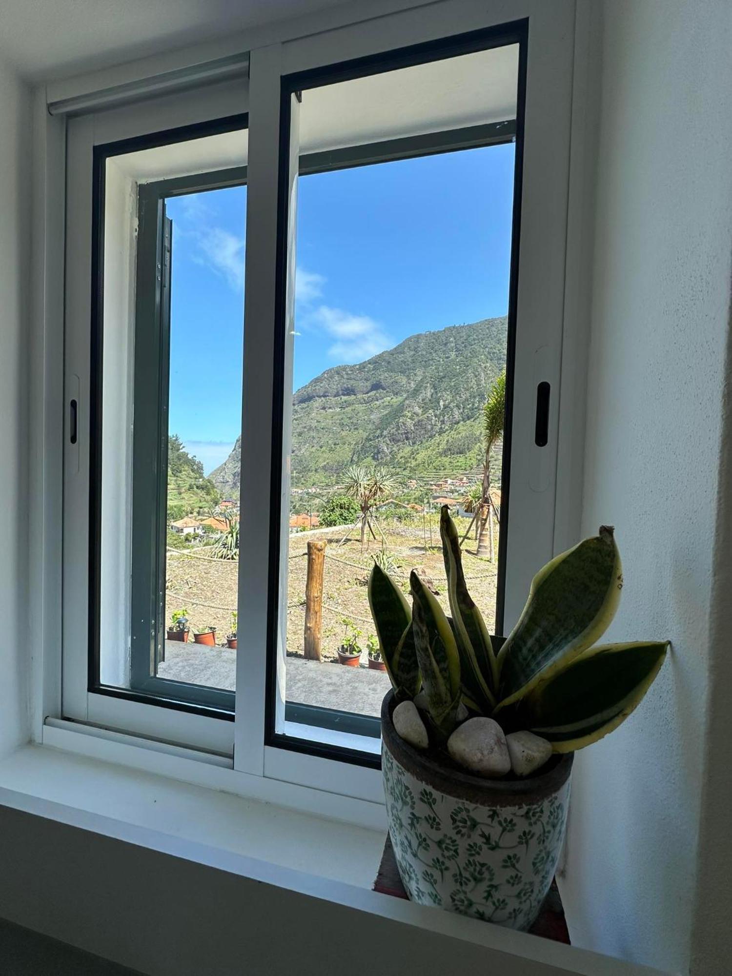 The Green Valley House Sao Vicente  Ngoại thất bức ảnh